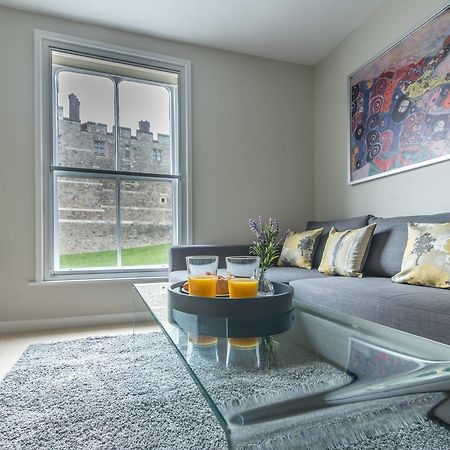 Central Windsor Apartment Facing The Castle Exteriör bild