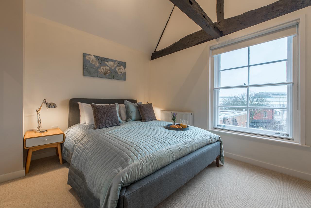 Central Windsor Apartment Facing The Castle Exteriör bild