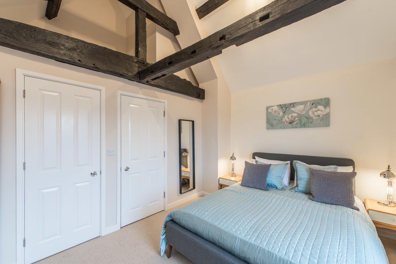 Central Windsor Apartment Facing The Castle Exteriör bild